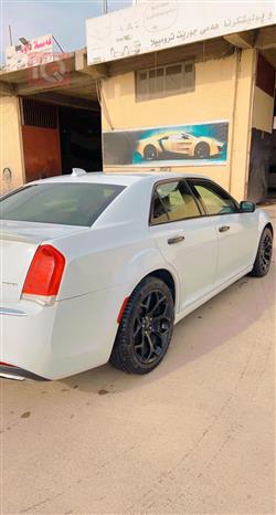 کرایسلەر 300